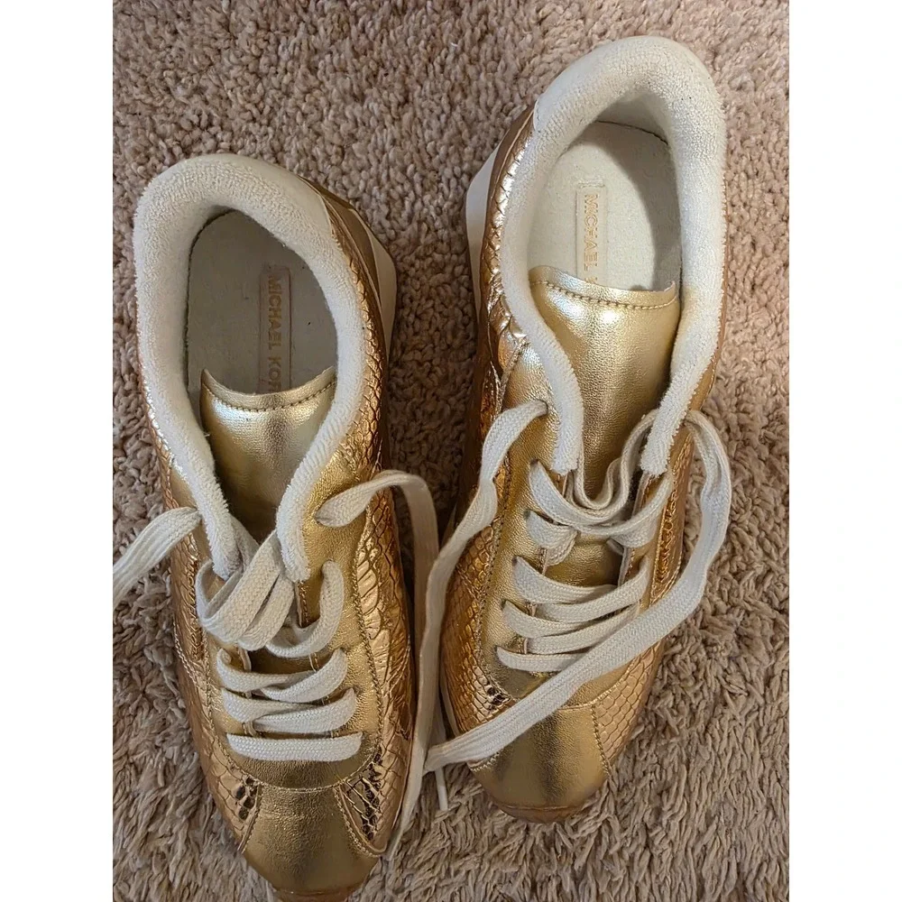 Women's sz 6 M Michael Kors Gold Metallic Croc Embossed Low Top Sneakers Lace Up